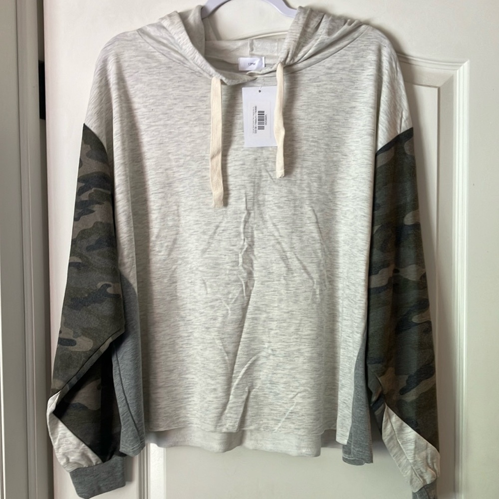 Lightweight hooded top